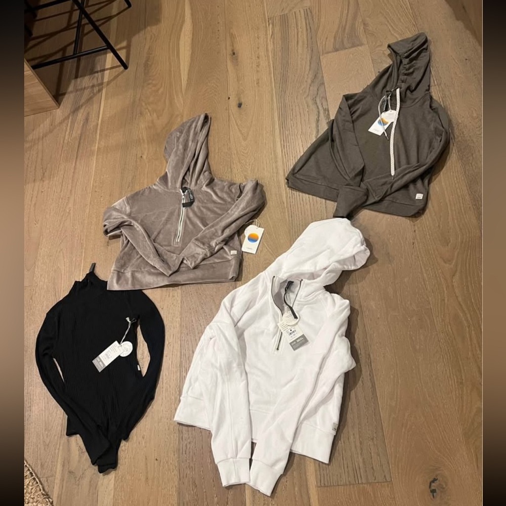 New with tags Women’s size xs Vuori tops (4)